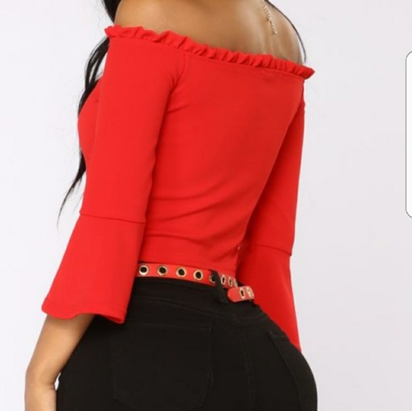 NWOT Off shoulder top - Picture 2 of 2